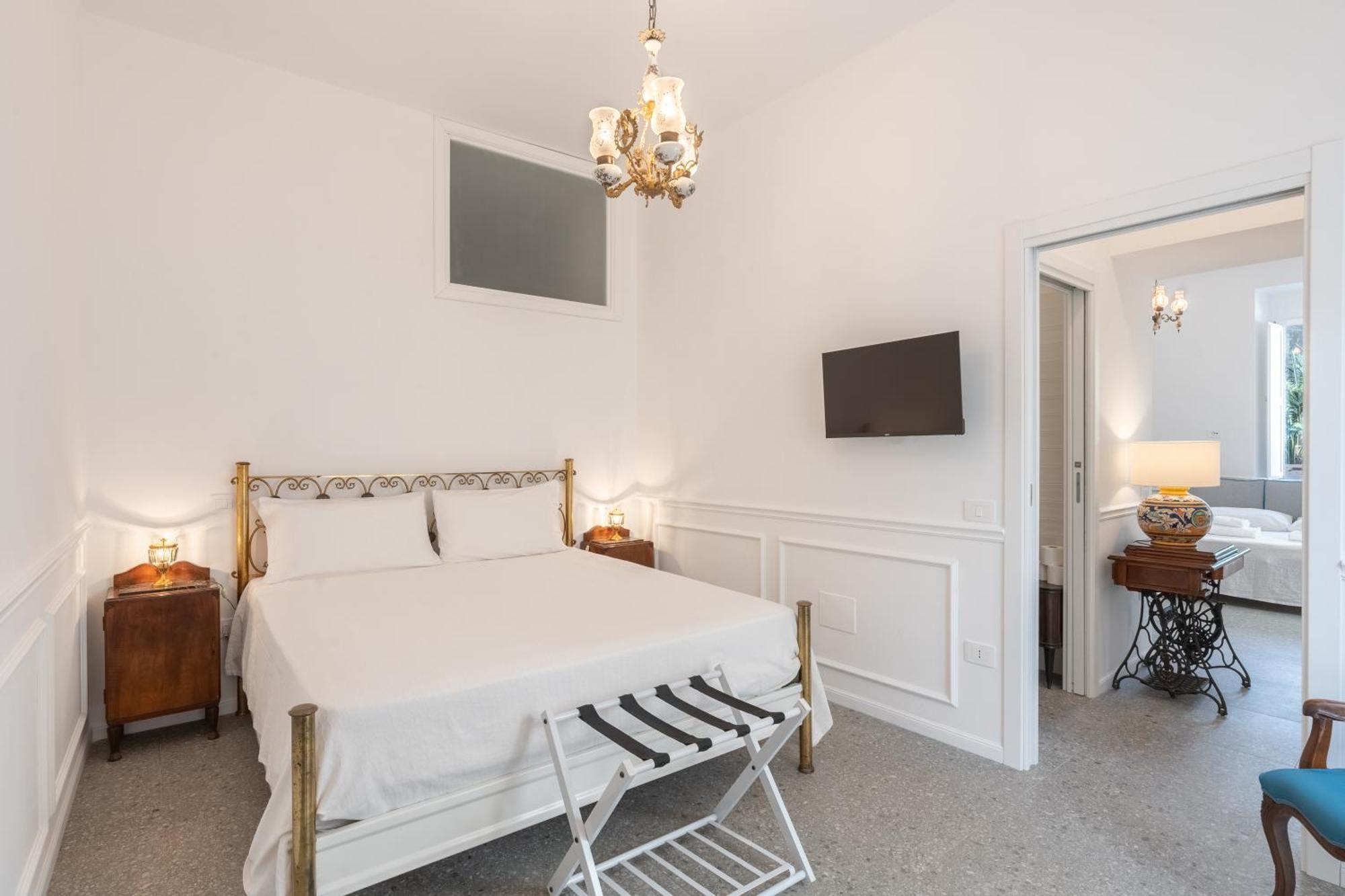 Palazzo Desiderio Apartment Castellammare di Stabia Exterior photo